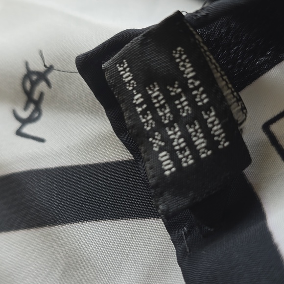Authentic YSL Navy Blue/Cream Scarf - Picture 4 of 4